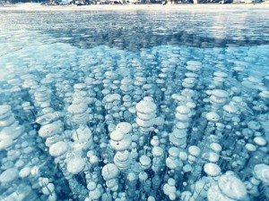 《雪域迷踪：仙迹寻游的奇幻之旅》