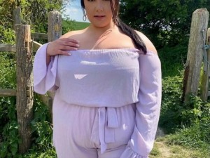 欧美老妇 BBWBBW 时尚百搭舒适系列服装，尽显成熟魅力